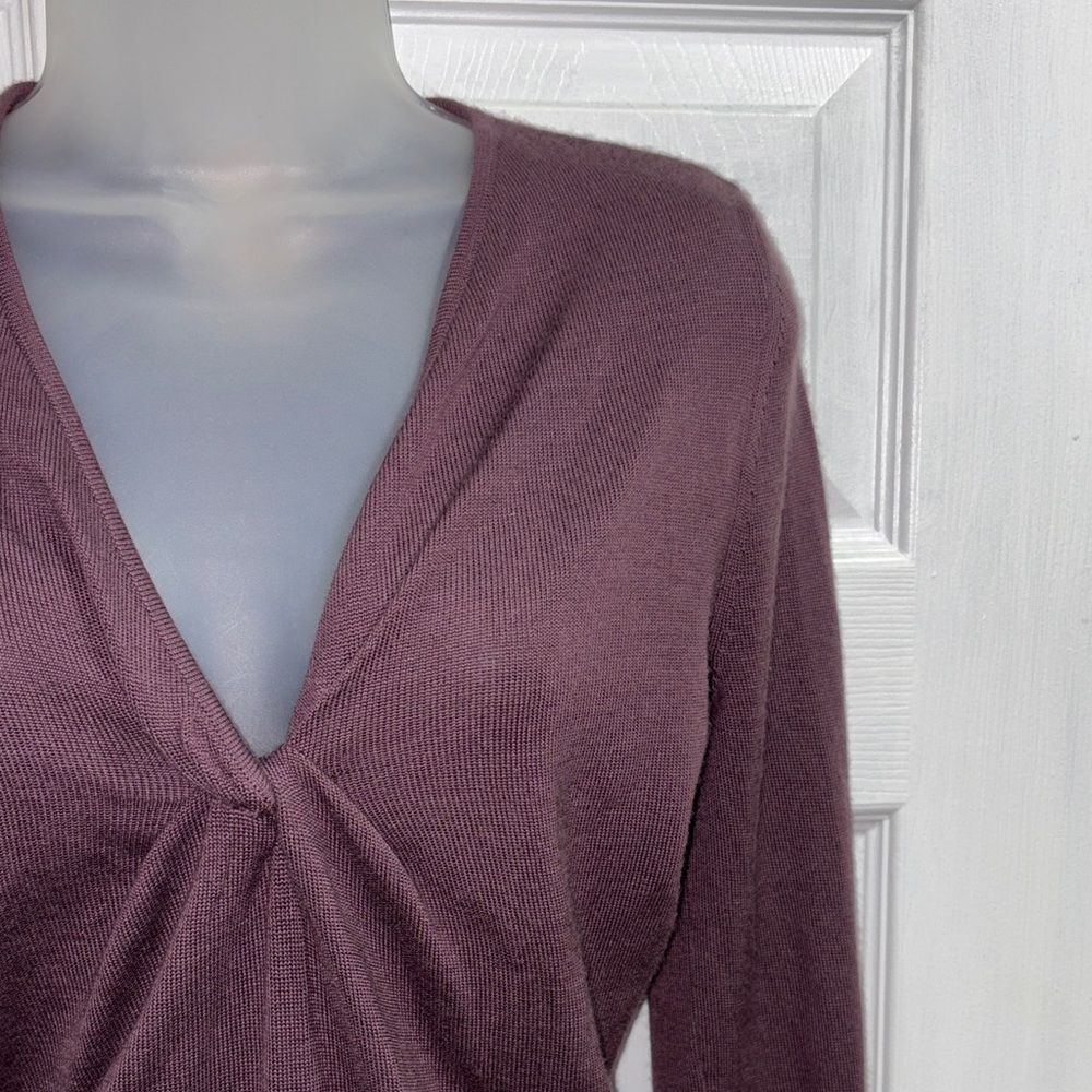 Authentic Celine 100% Cashmere V-Neck lavender Sweater Size Small - Picture 5 of 17